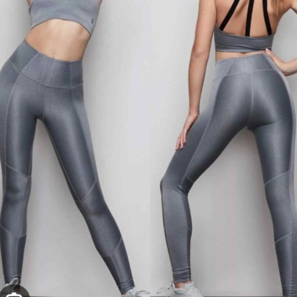 Good American Shiny rib pattern smoke pearl leggings, 1( XS/S). GD1027